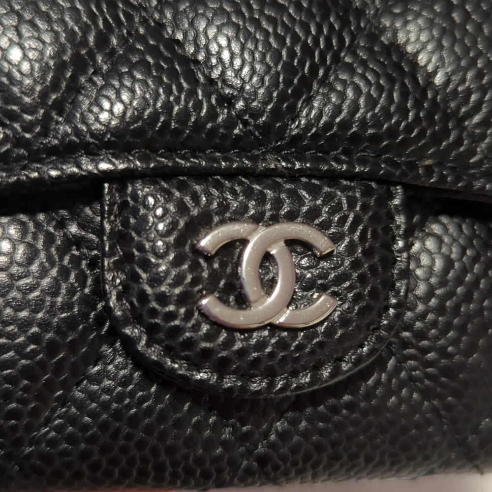 Chanel Flap Cardholder - Picture 8 of 10